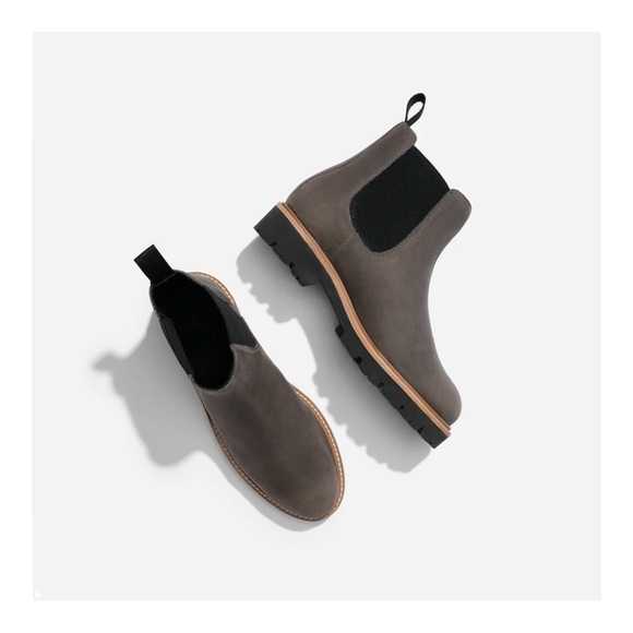 Nisolo Go-To Lug Chelsea Boot in Grey - Picture 4 of 13